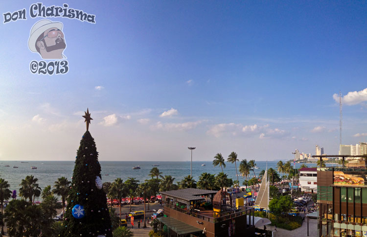 DonCharisma.org Christmas Tree Beach Shopping Central Panorama PTGui-2w-x-2h-L