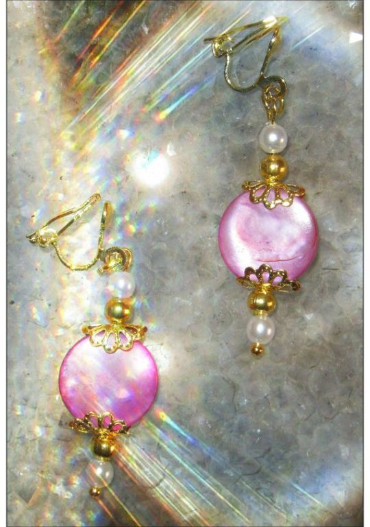 IreneDesign2011 Gold Clip-On Earrings with Pink Seashell & White Pearls