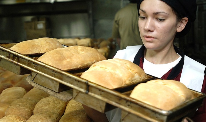 baker,baking,bread,cook,food,kitchen,fresh,flour,dough,oven,military,work,labor,job,navy,bread,loaf,loaves,DONCHARISMA
